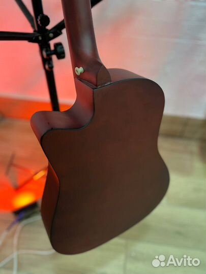 Гитара акустическая