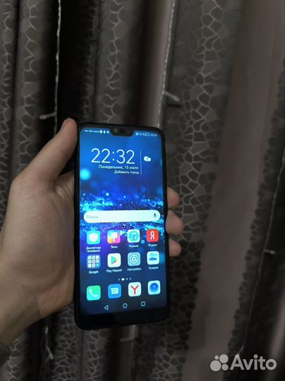 HONOR 10, 4/64 ГБ