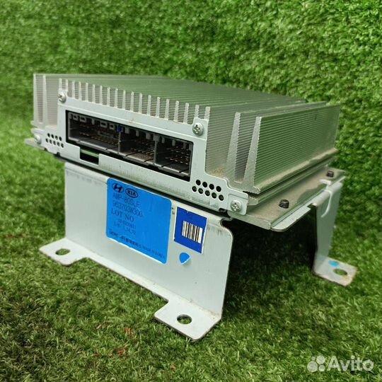 Усилитель звука Kia Sportage 3 2013 963703W300