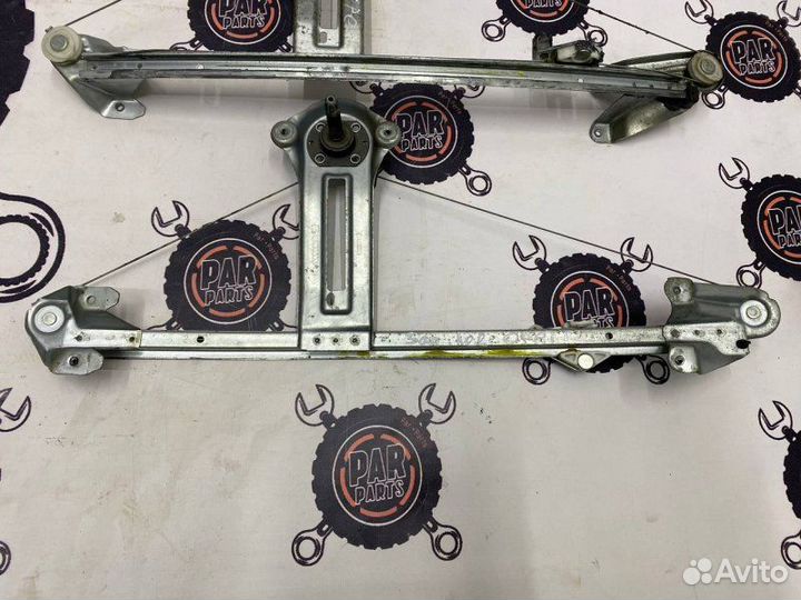 Стеклоподъемник задний левый и правый Opel Zafira