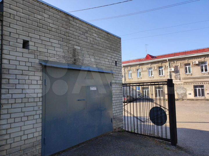 Гараж, > 30 м²