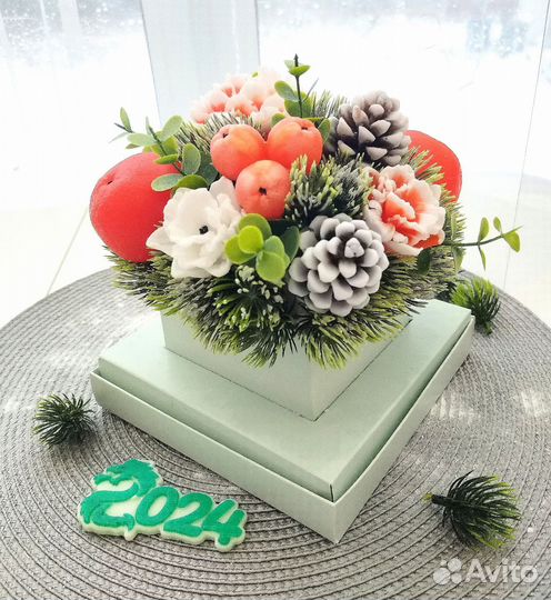 Новогодняя композиция из мыла