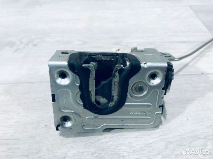 Замок двери передний правый Renault Logan седан