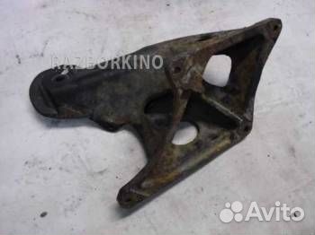 Кронштейн двигателя