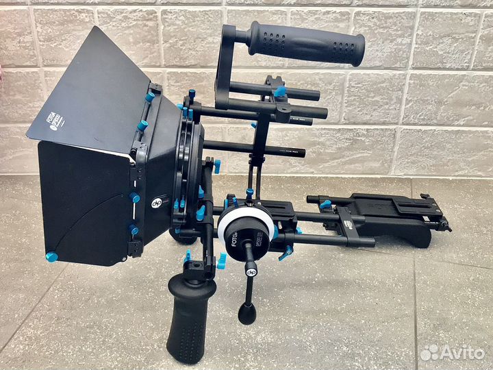 Плечевой упор (риг, стабилизатор, обвес) для dslr