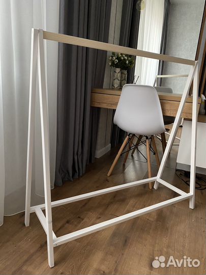 Вешалка напольная деревянная