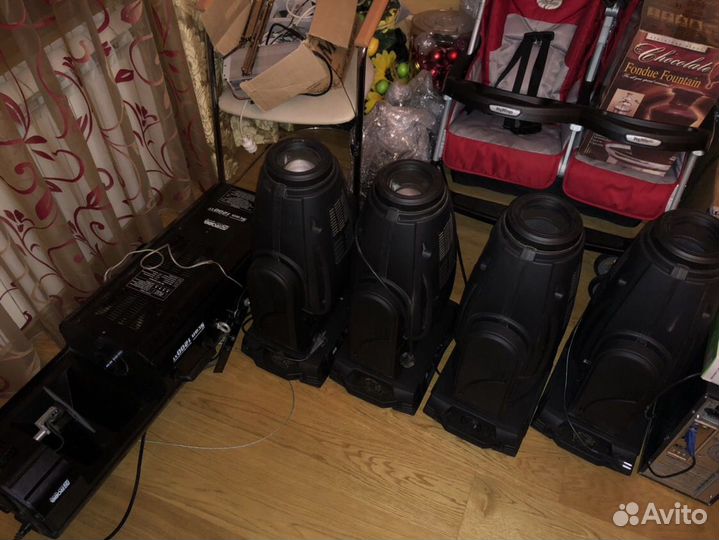 Вращающаяся голова robe robin 300 spot classiс