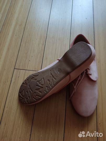 Nike,Converse, Charles & Keith, Rockport, Crocs