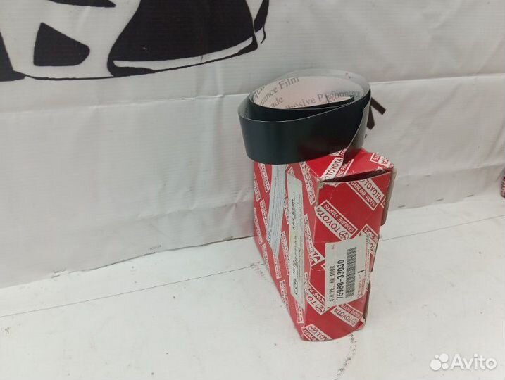 Наклейка рамки двери задняя левая Toyota Camry 40