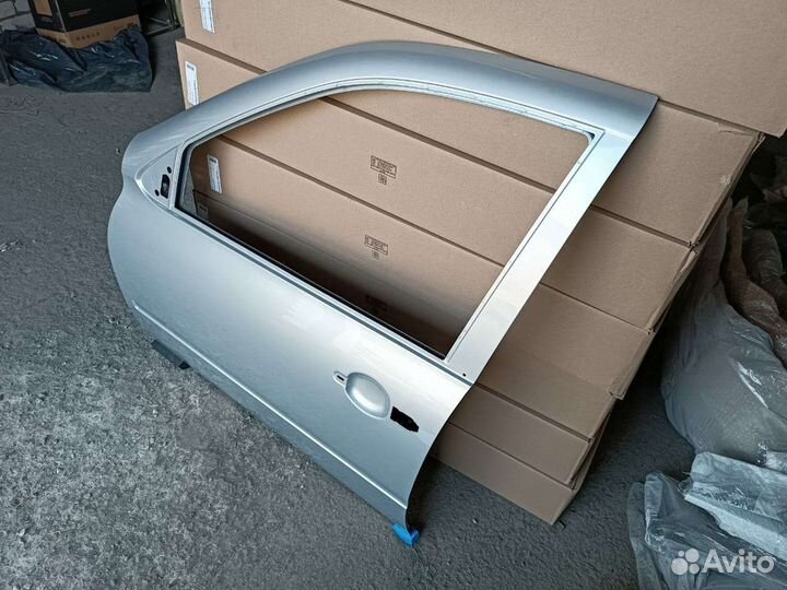 Дверь Лада гранта левая серебристый (рислинг)