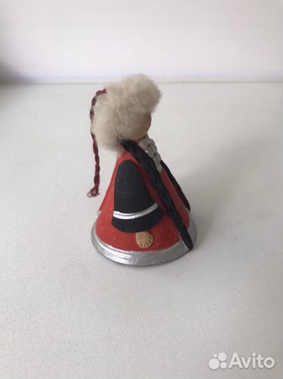 Колокольчик-статуэтка керамическая