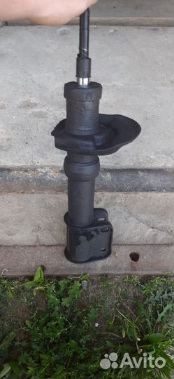 Стойка передняя левая на Калину 1