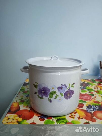 Кастрюля эмалированная
