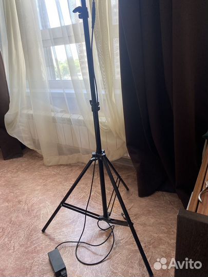 Кольцевая лампа со штативом бу