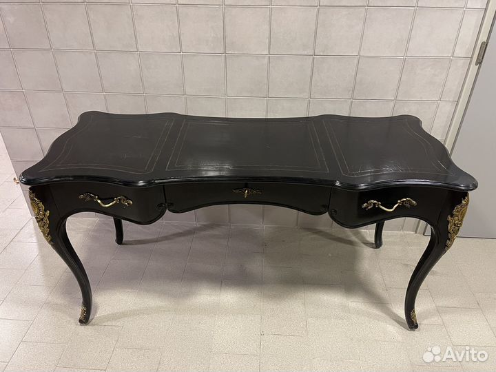 Письменный стол