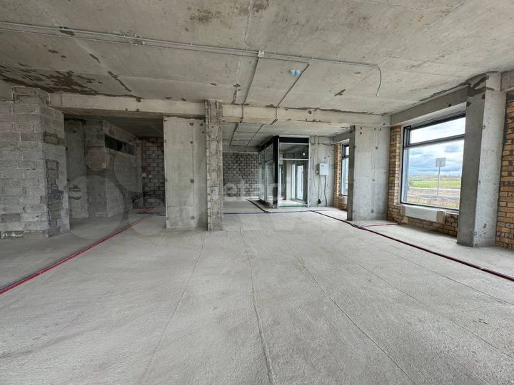 Продам торговое помещение, 307 м²