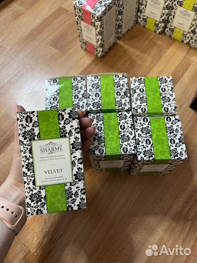 Sharme Velvet обновляющий крем-скраб для тела
