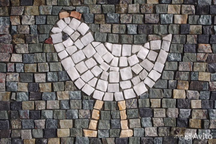 Мозаика из натурального камня. Курица. 20 х 20 см