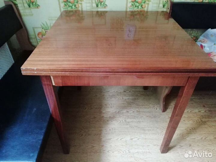 Стол