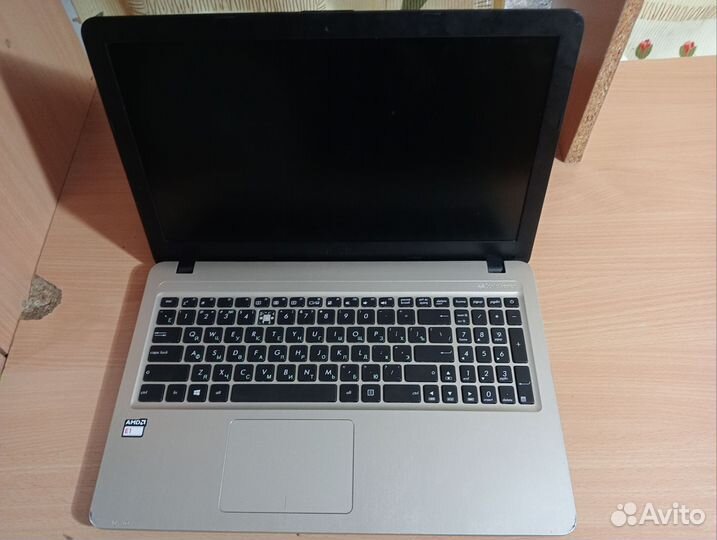 Ноутбук asus