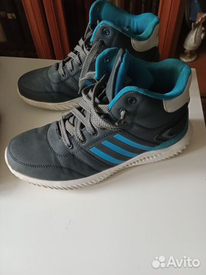 Кроссовки женские р.38