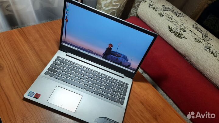 Игровой ноутбук Lenovo