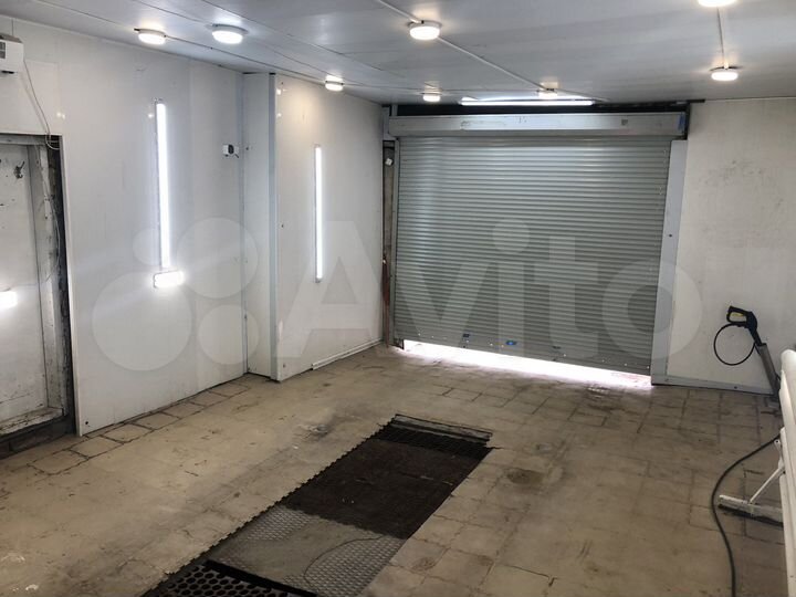 Гараж, > 30 м²