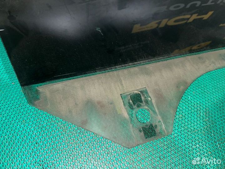 Стекло двери переднее правое Bmw 3-Series E93