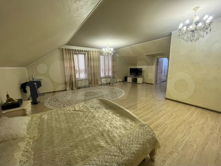 Дом 190 м² на участке 11,71 га