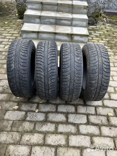 Bridgestone Ice Cruiser 7000 225/65 R17 106T