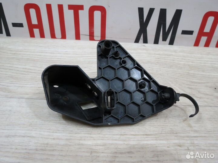 Кронштейн крепления проводки Ford Focus 3