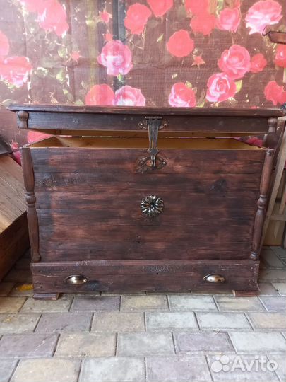 Сундук деревянный старинный