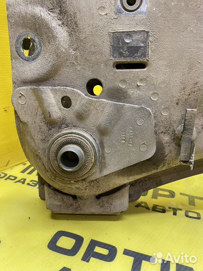 Подрамник двигателя Renault Megane 2