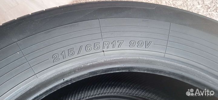 Yokohama BluEarth AE50 215/65 R17 99V