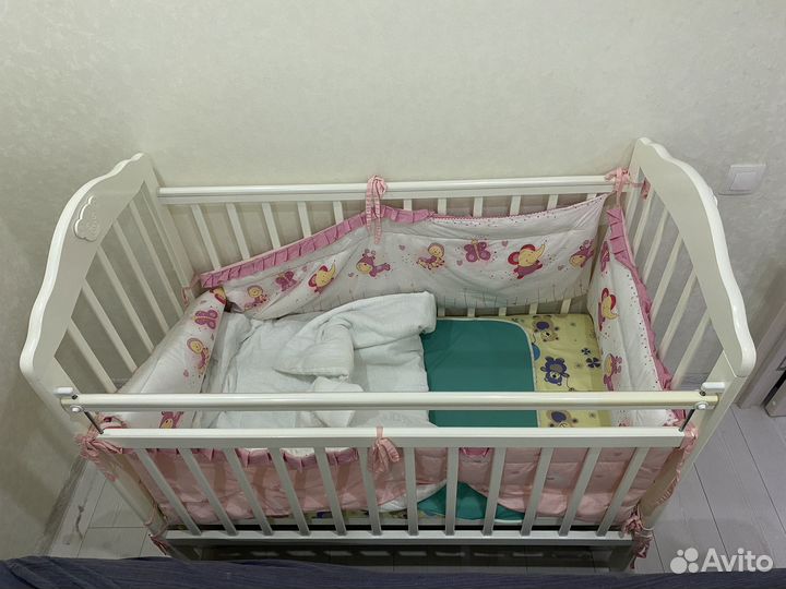 Кроватка с матрасом и мягкими бортами
