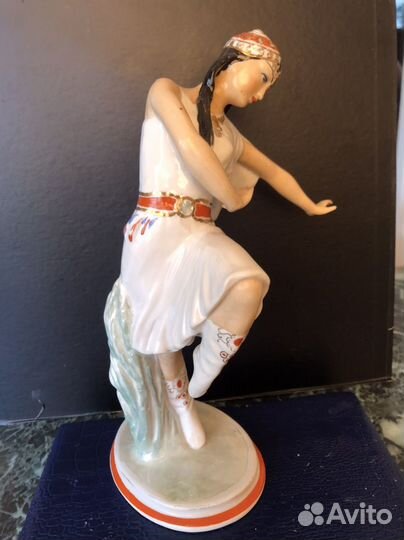 Фарфоровые статуэтки дулево