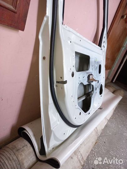 Дверь передняя левая mitsubishi outlander 3