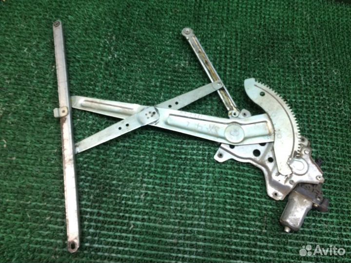 Стеклоподъемник передний левый Suzuki Sx4 GYA M16A