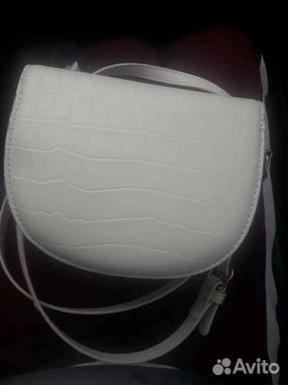 Сумочка белого цвета