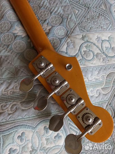 Бас гитара Fender JB 62 Japan