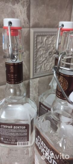 Бутылка с бугельной пробкой