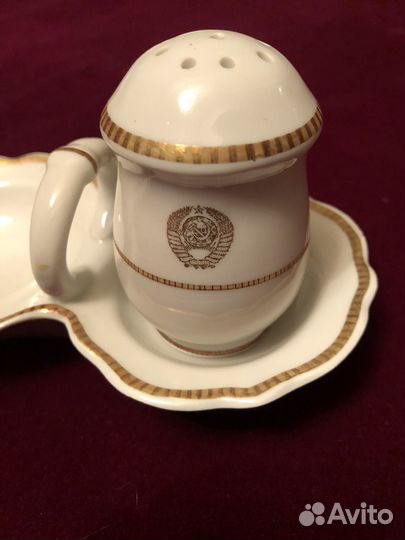 Солонка из Кремлевского сервиза с гербом СССР