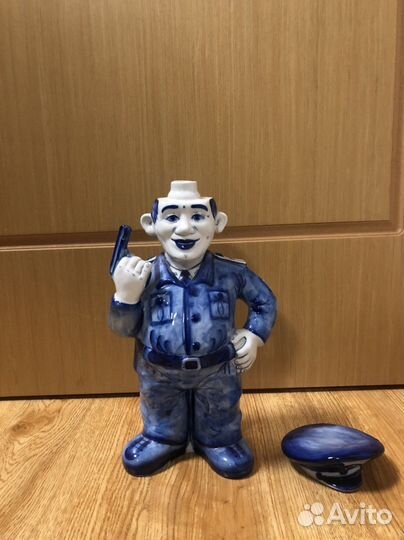 Фарфоровый штоф