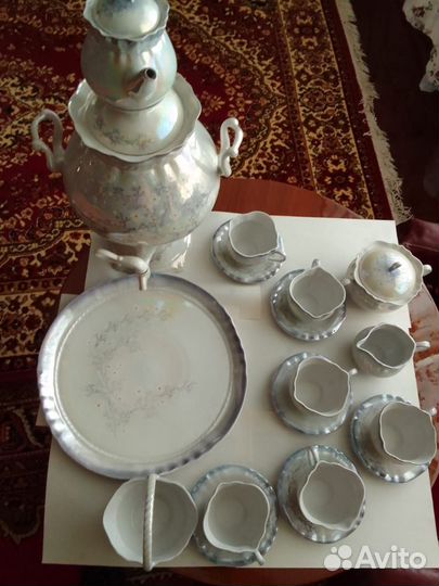 Чайный сервиз с самоваром