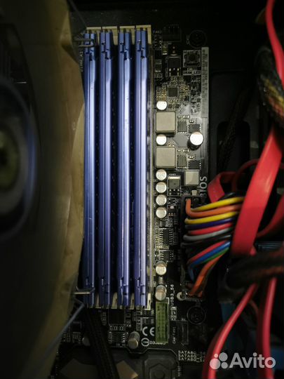 Asus Sabertooth 990FX R2.0 в комплекте