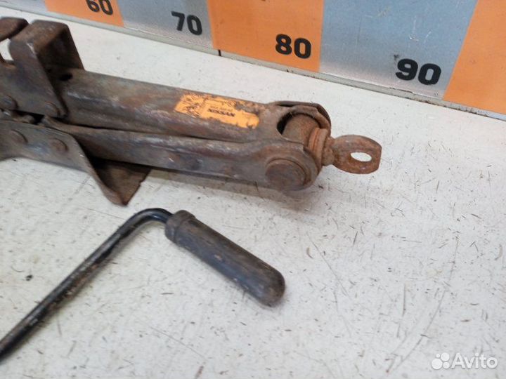 Домкрат Nissan Almera G15 1.6 2014