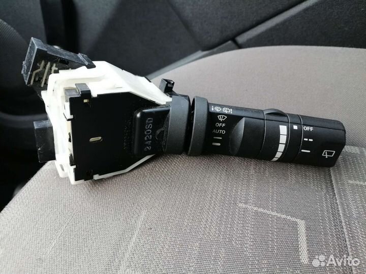 Подрулевой переключатель на Ниссан