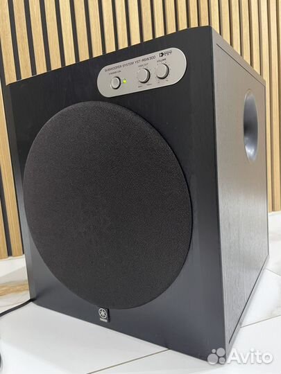 Сабвуфер Yamaha YST-RSW300