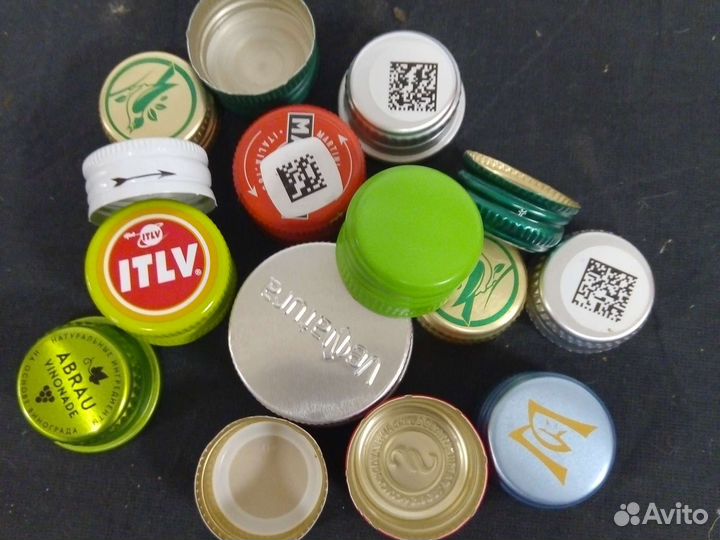 Пробки разные. Много