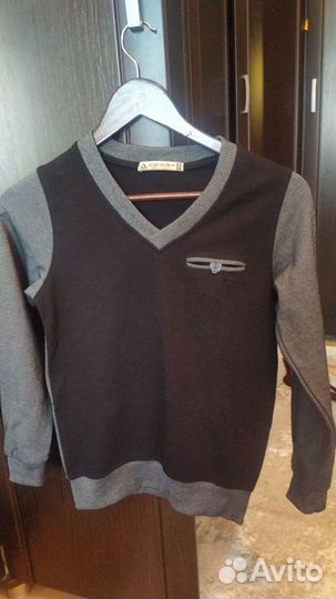 Пуловер школьный, состояние нового